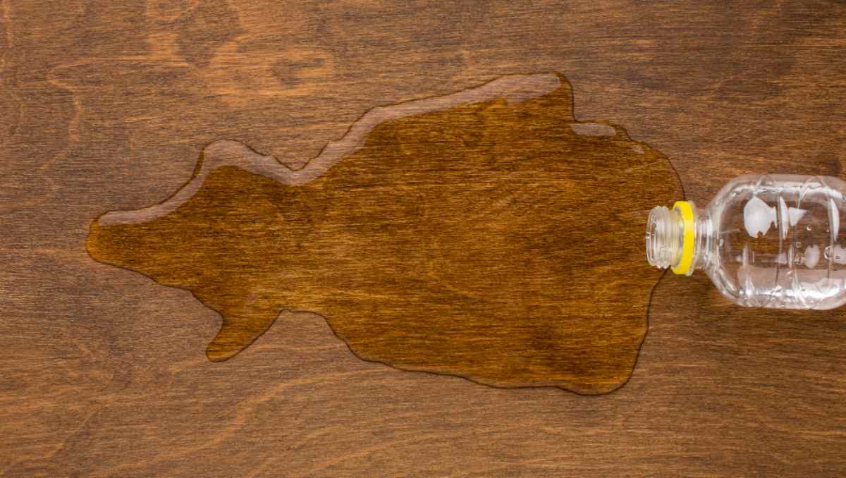 How to Clean Wood Furniture with Vinegar and Baking Soda Without Damaging It