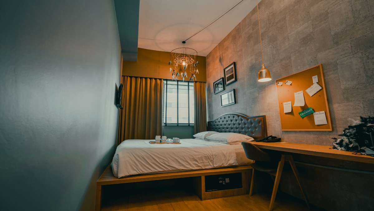 How Amish Bed Frames Make Arranging a Long Narrow Bedroom Easier