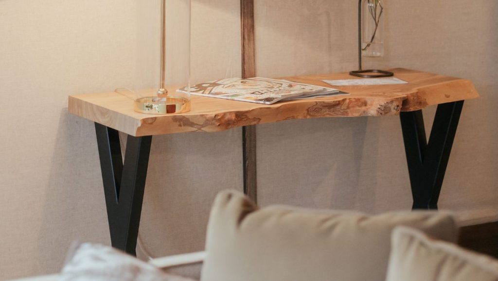 what is live edge wood A live edge wood table