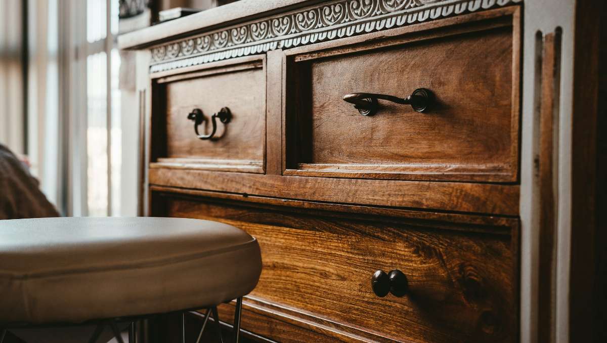 What Is Primitive Furniture and Why Amish Furniture Reflects Similar Values