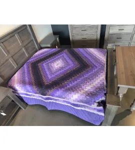 Amish Handmade Iconic Sunshine &amp; Shadow Purple Trip Around the World Quilt (90x98" Queen) - QUICK SHIP