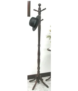 5001 Country Hall Tree